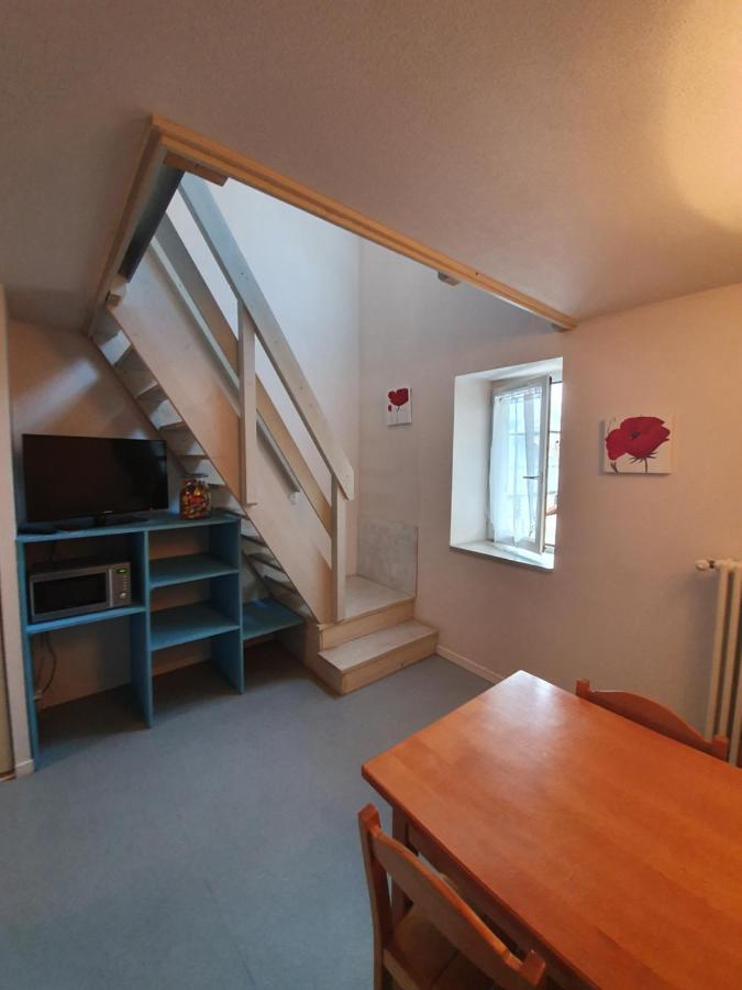 Auberge De Motz Exteriör bild